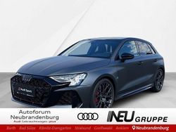 Neu 2025 Audi RS3 Sportback Sport Kleinwagen | 83.040 €