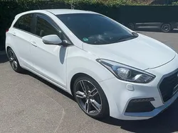 Weiß Gebraucht 2017 Hyundai i30 Turbo Limousine | 12.500 € (Fairer Preis)