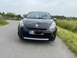 Schwarz Gebraucht 2011 Renault Clio II Kleinwagen | 6.900 €