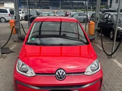 Rot Gebraucht 2017 VW up! Kleinwagen | 6.200 € (Fairer Preis)