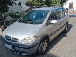 Silber Gebraucht 2004 Opel Zafira Executive Van / Kleinbus | 990 € (Superpreis)
