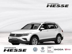 Pure white Gebraucht 2024 VW Tiguan Allspace R-line SUV | 44.930 € (Teuer)