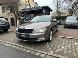 Violett Gebraucht 2012 Skoda Superb Elegance Kombi | 6.490 € (Guter Preis)