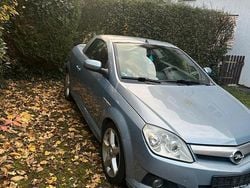 Blau Gebraucht 2006 Opel Tigra Cabrio | 1.250 € (Guter Preis)