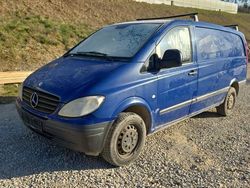 Blau Gebraucht 2008 Mercedes Vito Van / Kleinbus | 2.900 €