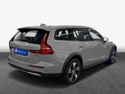 Gebraucht 2024 Volvo V60 CC Kombi | 55.900 €