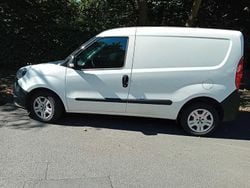 Weiß Gebraucht 2020 Fiat Doblò Van / Kleinbus | 9.900 € (Guter Preis)