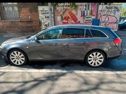 Grau Gebraucht 2011 Opel Insignia Kombi | 5.500 € (Fairer Preis)