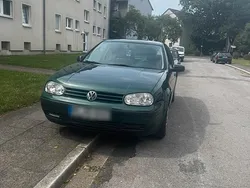 Grün Gebraucht 1998 VW Golf IV Kleinwagen | 1.000 € (Superpreis)