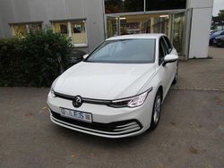 Weiß Gebraucht 2023 VW Golf Life Limousine | 18.950 € (Guter Preis)