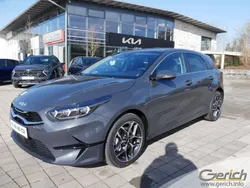 Schwarz Neu 2025 Kia Ceed 4 Limousine | 29.990 € (Etwas zu teuer)
