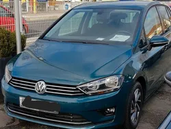 Grün Gebraucht 2017 VW Golf Sportsvan Sound Van / Kleinbus | 16.800 € (Teuer)