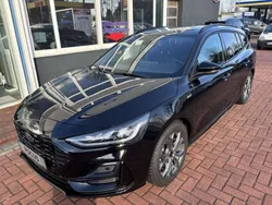 Agate black metallic Gebraucht 2024 Ford Focus ST-Line Kombi | 23.900 € (Guter Preis)