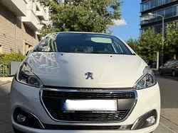 Weiß Gebraucht 2018 Peugeot 208 Allure Kleinwagen | 10.000 € (Fairer Preis)
