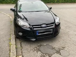 Schwarz Gebraucht 2011 Ford Focus Limousine | 3.500 € (Superpreis)