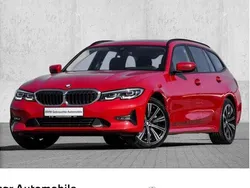 Rot Gebraucht 2021 BMW 330 Advantage Kombi | 26.490 € (Fairer Preis)