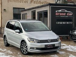 Silber Gebraucht 2015 VW Touran Trendline Van / Kleinbus | 8.800 € (Fairer Preis)