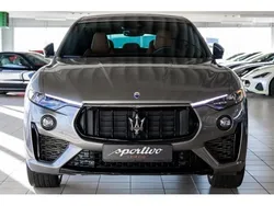 Grigio Gebraucht 2020 Maserati Levante SUV | 61.666 € (Teuer)