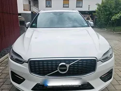 Weiß Gebraucht 2018 Volvo XC60 R-Design SUV | 21.500 € (Fairer Preis)