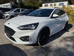 Weiß Gebraucht 2021 Ford Focus ST-Line X Kombi | 19.199 € (Guter Preis)