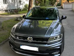 Grau Gebraucht 2019 VW Tiguan R-line SUV | 18.400 € (Superpreis)