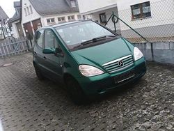 Grün Gebraucht 1998 Mercedes A140 Kleinwagen | 750 € (Guter Preis)