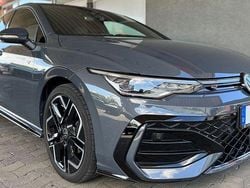 Grau Gebraucht 2025 VW Golf VIII R-line Limousine | 33.999 € (Etwas zu teuer)