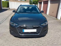 Grau Gebraucht 2020 Audi A4 Advanced Kombi | 17.000 € (Fairer Preis)