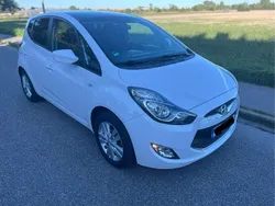 Weiß Gebraucht 2015 Hyundai ix20 Trend Van / Kleinbus | 8.390 € (Fairer Preis)