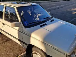 Weiß Gebraucht 1989 Renault R9 Limousine | 6.800 €