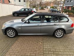 Grau Gebraucht 2012 BMW 318 Kombi | 8.500 € (Guter Preis)