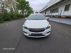Weiß Gebraucht 2017 Opel Astra Edition Limousine | 7.750 € (Fairer Preis)
