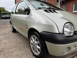 Silber Gebraucht 2002 Renault Twingo Kleinwagen | 2.599 € (Teuer)