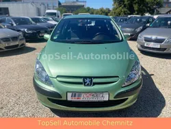 Grün Gebraucht 2002 Peugeot 307 Filou Limousine | 1.399 € (Fairer Preis)