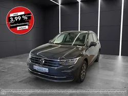 Uranograu (grau) Gebraucht 2023 VW Tiguan Life SUV | 28.440 € (Guter Preis)