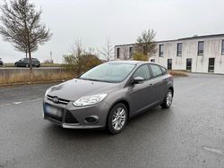 Grau Gebraucht 2013 Ford Focus Ambiente Limousine | 7.000 € (Fairer Preis)