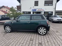 British racing green metallic Gebraucht 2010 Mini Cooper Kleinwagen | 3.499 € (Superpreis)