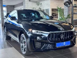 Schwarz Gebraucht 2022 Maserati Levante SUV | 77.900 € (Etwas zu teuer)