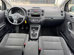 Braun Gebraucht 2009 VW Golf Plus Cross Comfortline Van / Kleinbus | 4.199 € (Fairer Preis)