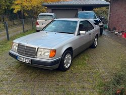 Silber Gebraucht 1992 Mercedes 230 Coupé | 9.999 €
