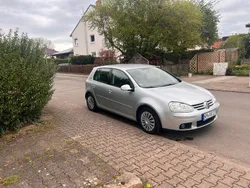 Grau Gebraucht 2006 VW Golf V Edition Limousine | 2.200 € (Fairer Preis)