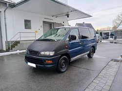 Blau Gebraucht 1999 Mitsubishi L400 Van / Kleinbus | 2.900 €