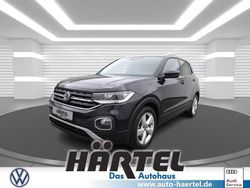 Deep black perleffekt, pearl effect Gebraucht 2021 VW T-Cross Style SUV | 20.200 € (Fairer Preis)
