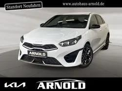 Weiß (carraraweiß) Neu 2025 Kia Ceed GT-Line Limousine | 26.450 € (Superpreis)