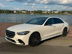 Manufaktur opalithweiß Gebraucht 2025 Mercedes S580 AMG Limousine | 139.000 € (Guter Preis)