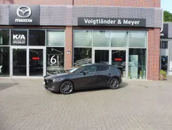 Grau Gebraucht 2024 Mazda 3 Exclusive Limousine | 28.885 € (Etwas zu teuer)