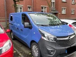 Blau Gebraucht 2015 Opel Vivaro Van | 10.500 € (Teuer)