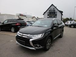 Schwarz Gebraucht 2015 Mitsubishi Outlander Plus SUV | 17.990 € (Fairer Preis)