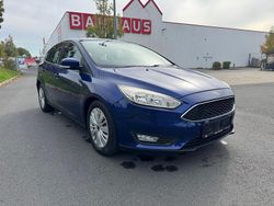 Blau Gebraucht 2015 Ford Focus Trend Kleinwagen | 8.400 € (Guter Preis)