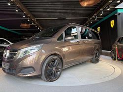 Braun Gebraucht 2016 Mercedes V250 Edition Van / Kleinbus | 32.900 € (Etwas zu teuer)